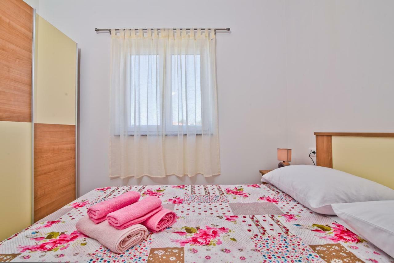 Apartments Mica Врси Экстерьер фото