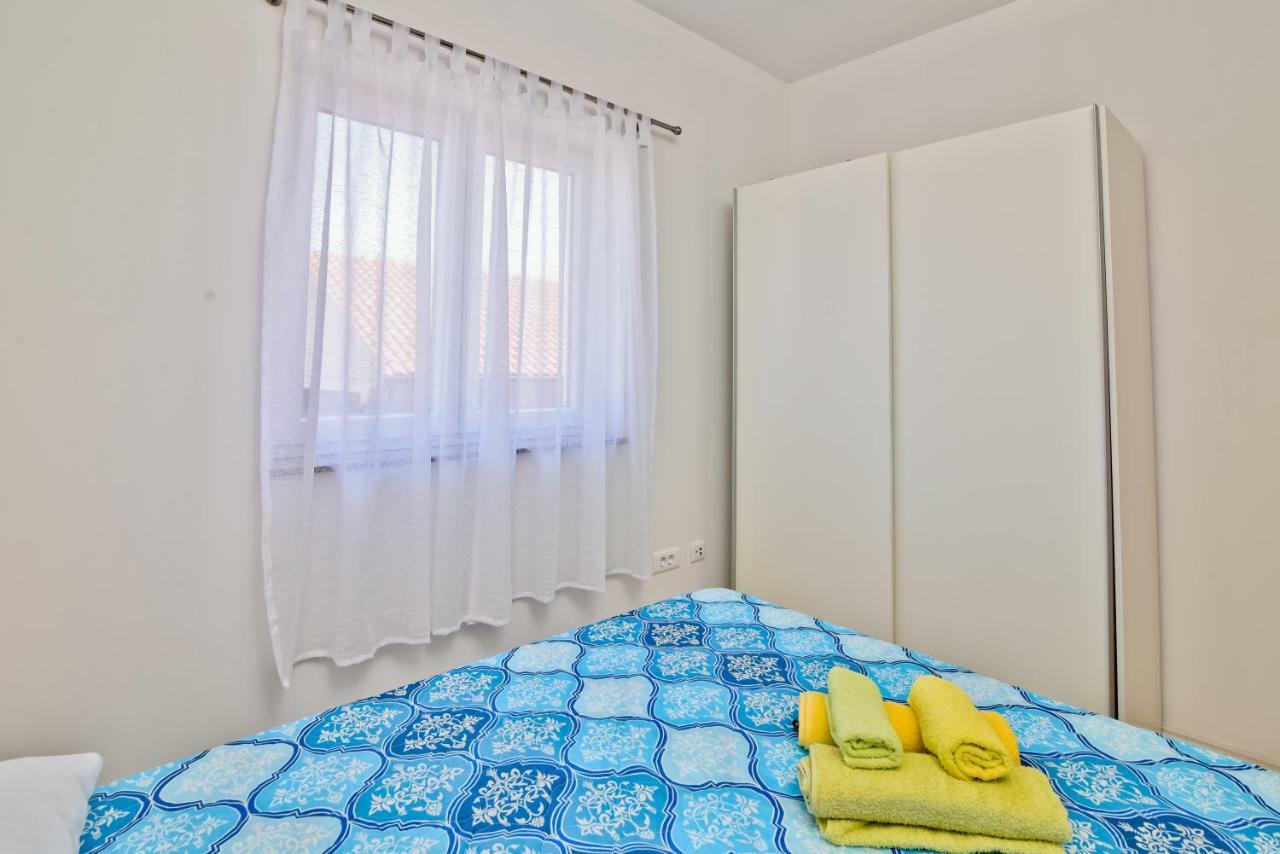 Apartments Mica Врси Экстерьер фото