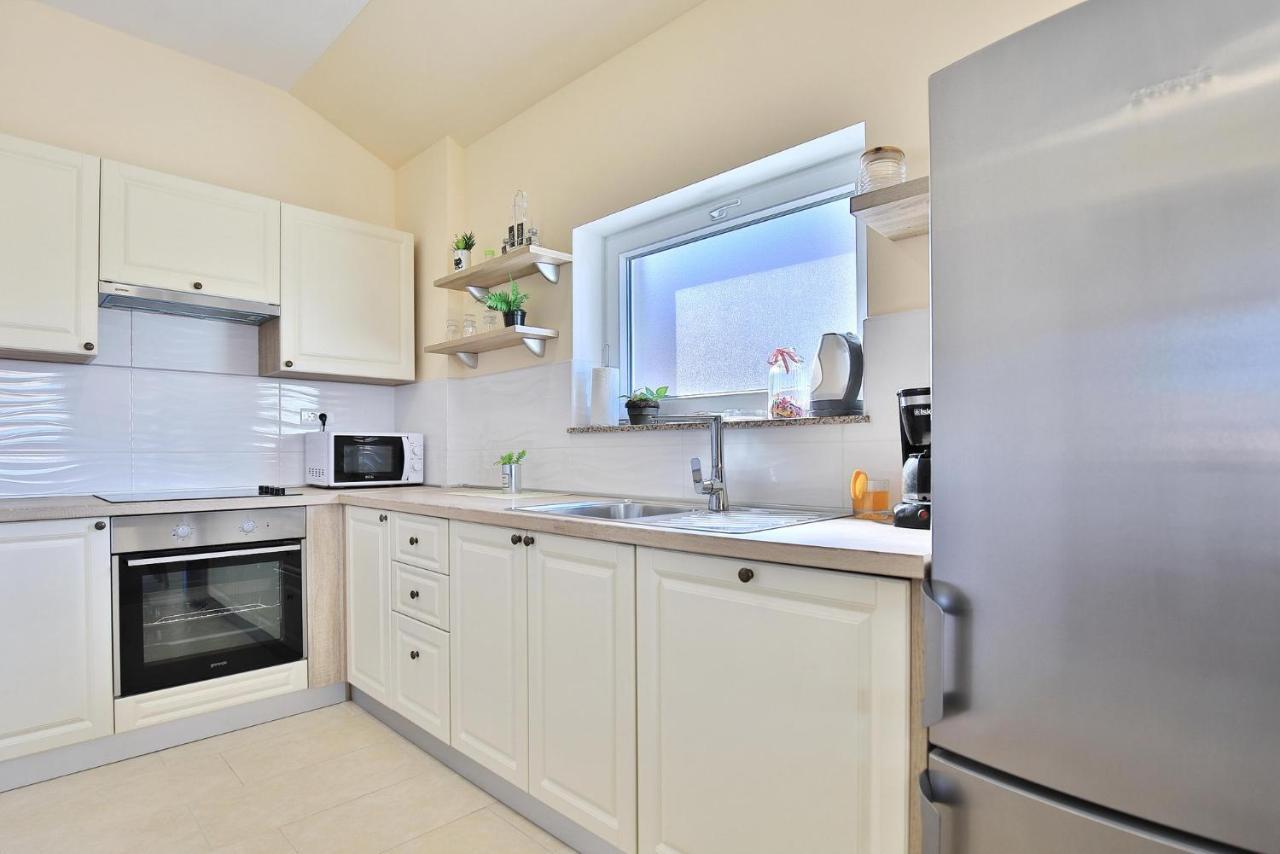 Apartments Mica Врси Экстерьер фото