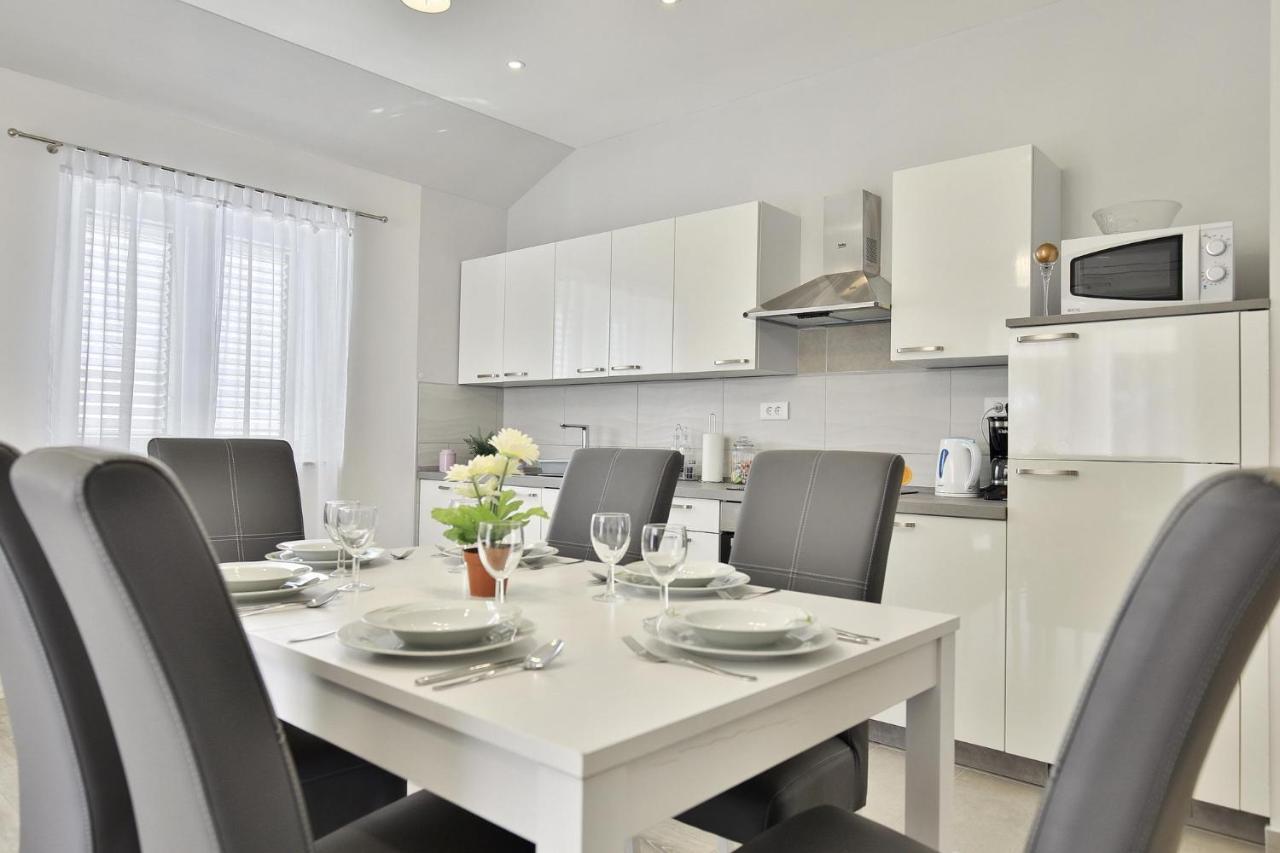Apartments Mica Врси Экстерьер фото